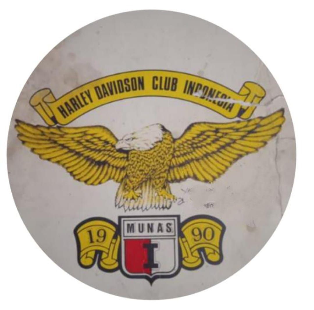 Logo resmi penyelenggaraan Munas I Harley-Davidson Club Indonesia tahun 1990./* 