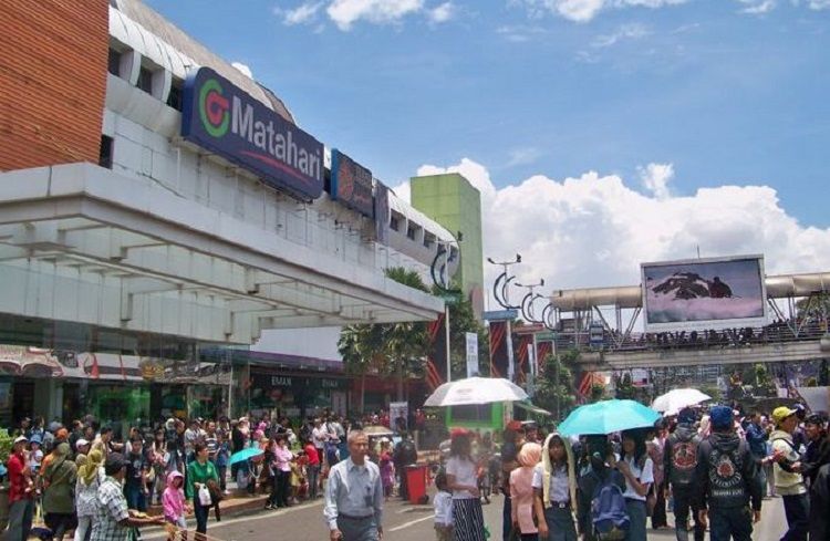 BIP adalah mall atau pusat perbelanjaan tertua di Bandung