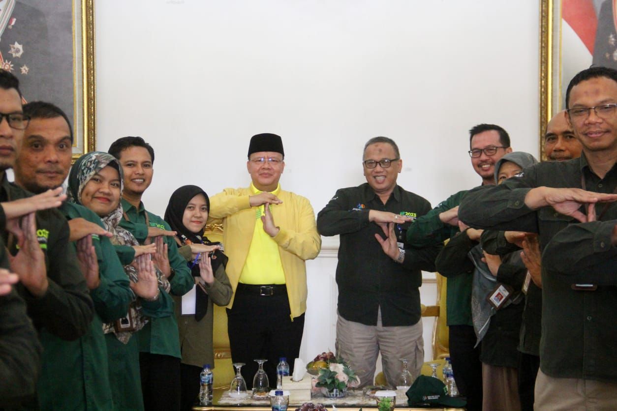 Gubernur Rohidin Mersyah memulai Pendataan Sensus Pertanian tahun 2023 secara serentak di seluruh Provinsi Bengkulu oleh Badan Pusat Statistik (BPS) Bengkulu pada Kamis (1/6/2023).