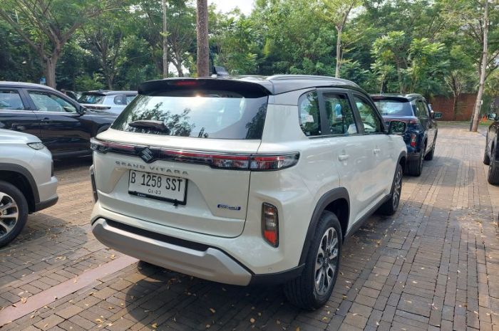 Suzuki Grand Vitara yang akan diserahkan kepada konsumen di Jakarta, Sabtu (3/6/2023) 