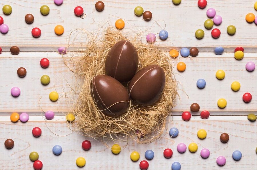Ilustrasi telur cokelat khas Paskah. Simak daftar 20 ucapan 'Selamat Paskah' dalam bahasa Inggris yang bisa Anda bagikan di media sosial.