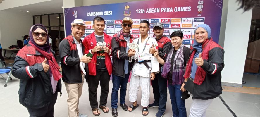 Untuk memberikan dukungan kepada atlet paralimpik asal Kota Bandung yang turun di pesta olahraga paralimpik se-Asia Tenggara, Asean Paragames ke-12 tahun 2023 di Kamboja, s