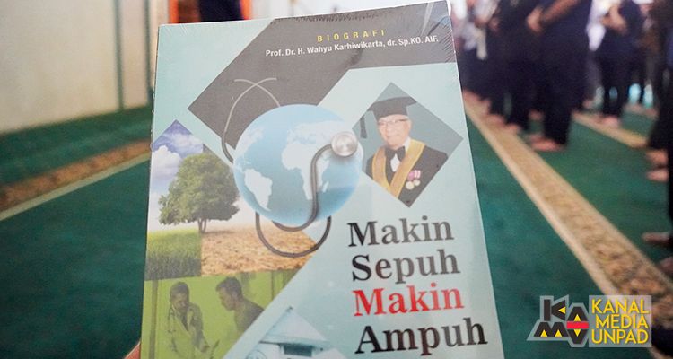 Buku biografi Prof. Dr. Wahyu Karhiwikarta, dr., Sp.KO., AIF.,