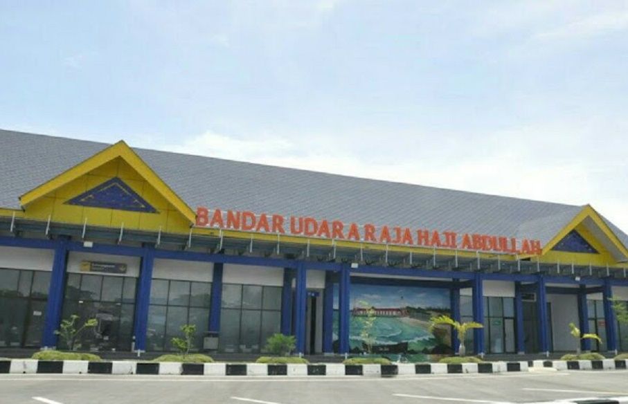 Pengembangan Bandara Raja Haji Abdullah Karimun terhambat izin.