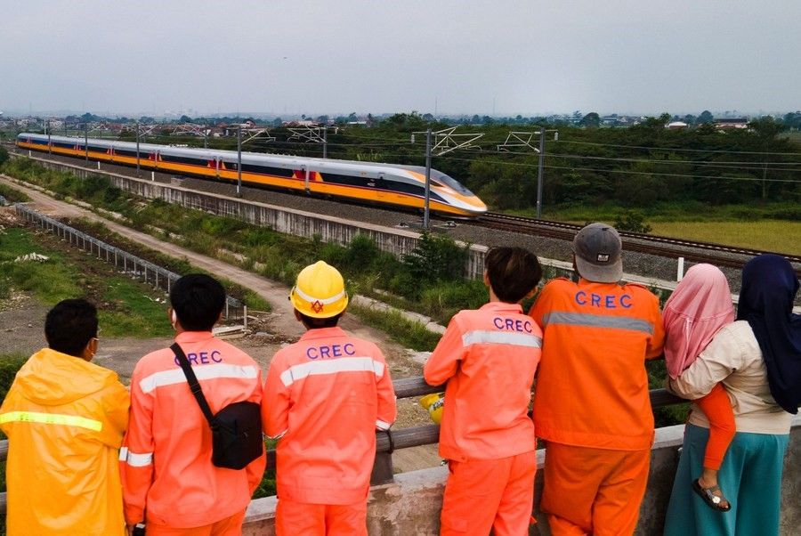 Beredar informasi di media sosial bahwa 12 subkontraktor proyek Kereta Cepat Jakarta-Bandung (KCJB) belum dibayar.