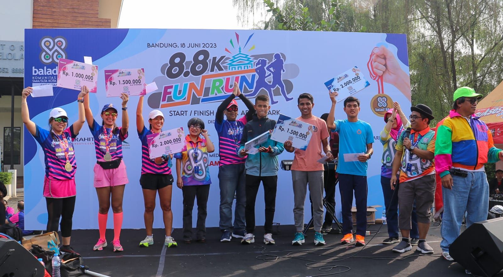 Alumni SMA/SLTA Kota Bandung lulusan 1988 sukses gelar Fun Run 8,8K