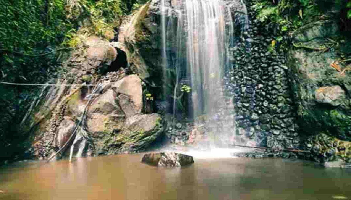 7 Air Terjun Di Kuningan, Wisata Hidden Gem Eksotis, Cocok Buat Healing ...