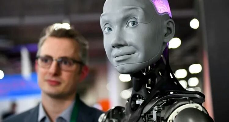 Ameca, robot manusia yang memperingatkan manusa tentang bahaya Kecerdasan Buatan (AI) di masa depan, disampaikan dalam Konferensi Robotik di, London Inggris pada 1 Juni 2023./ engineeredarts.co.uk