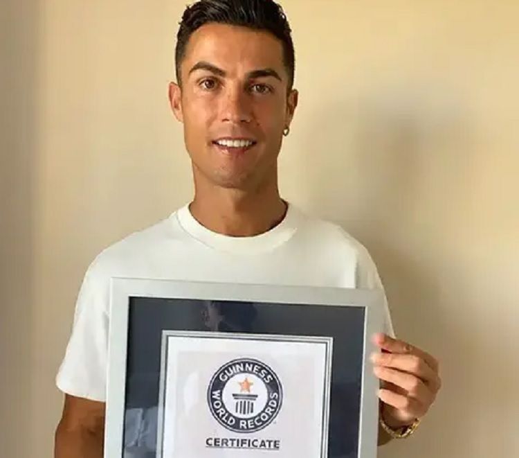 Cristiano Ronaldo masuk Guiness World Records.