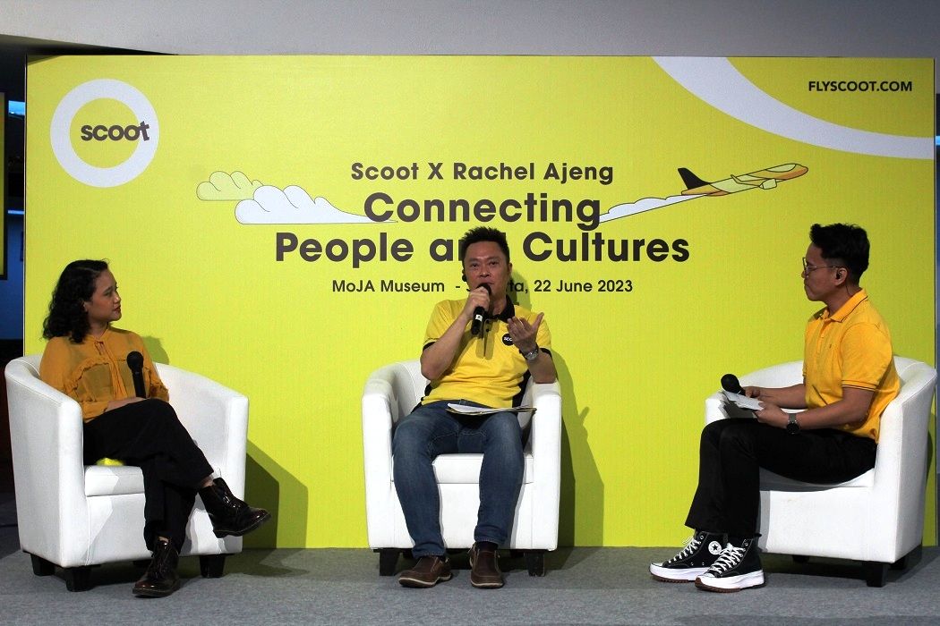 (Ki-ka): Rachel Ajeng, Seniman dan Johanes Ong, General Manager Scoot Indonesia dalam sesi talkshow mengenai program kolaborasi Scoot Connecting People and Cultures. Foto: Scoot