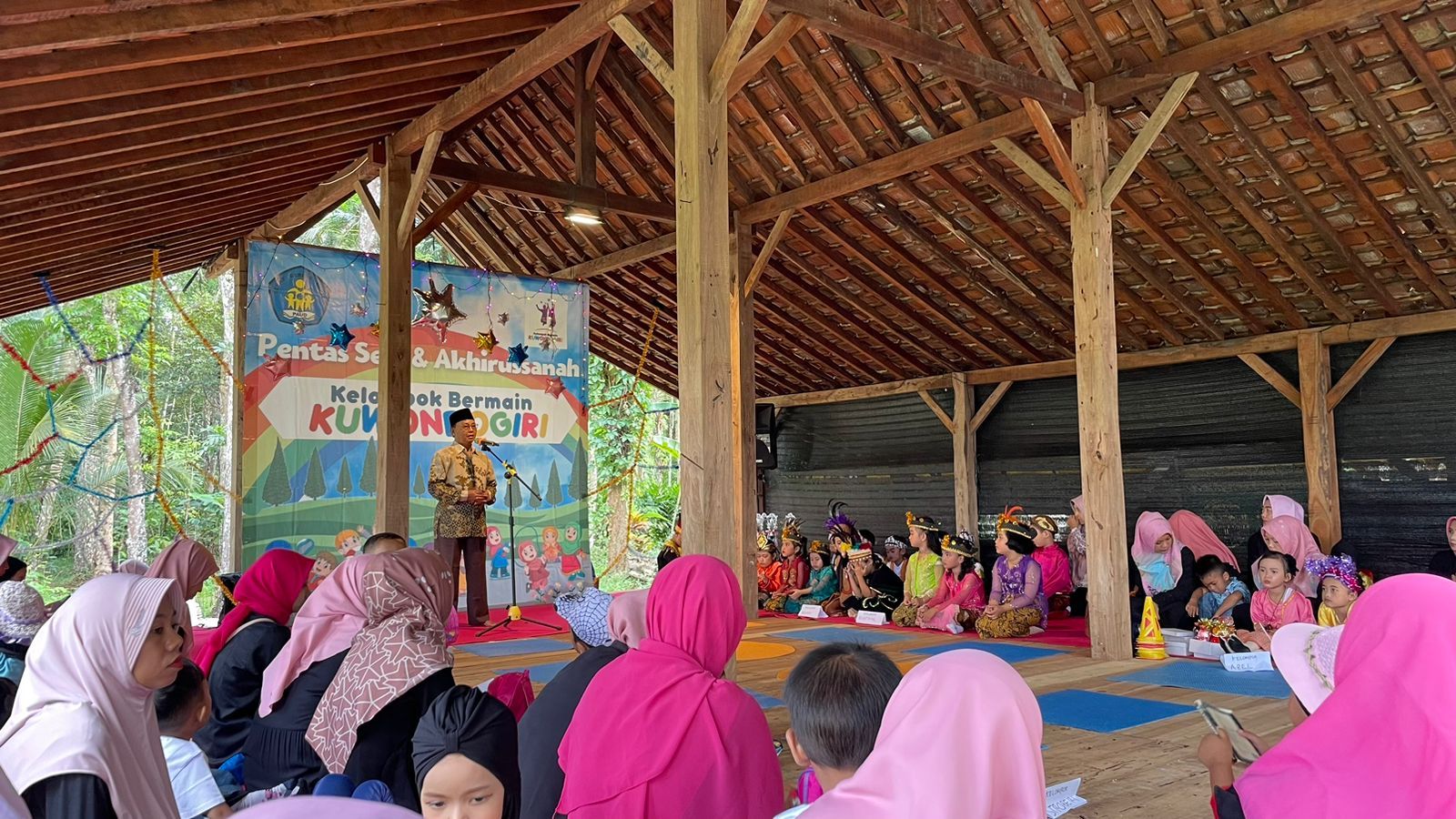 Back To Nature, Kelompok Bermain Kuwondogiri Gelar Pentas Seni dan Akhirusanah di Kampung Kelapa Sawit
