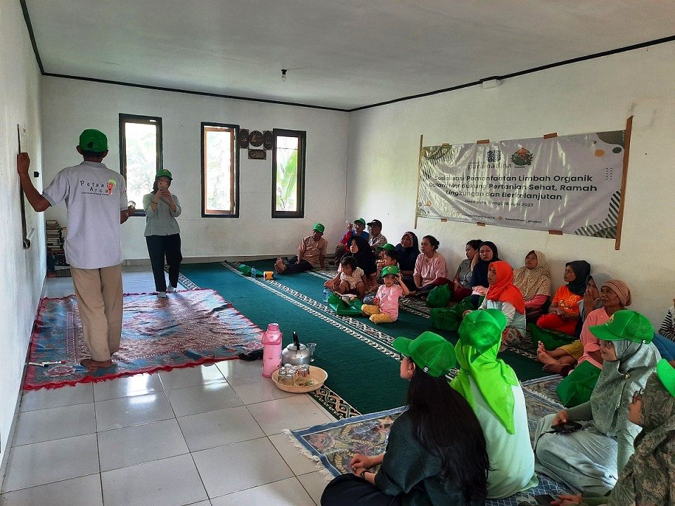 Sosialisasi dilakukan pada akhir pekan lalu (18/6/2023), di Kampung Selawangi, Desa Sukawangi Bogor. Foto: Paramadina