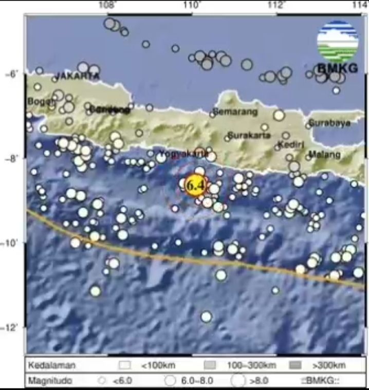 Gempa bumi yang berpusat di Bantul, Yogyakarta ini berkekuatan M6,4 dan terasa hingga beberapa wilayah.