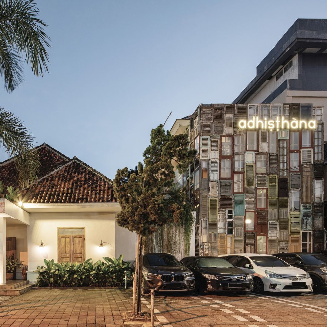Hotel Adhisthana 