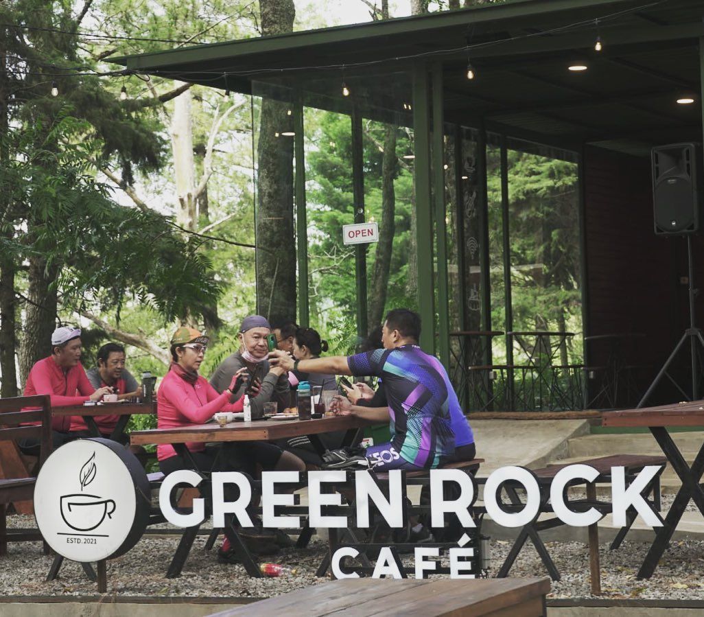 GreenRock Cafe, Sensasi Nongkrong dengan Konsep Outdoor di Coban Rondo dan Ditemani dengan Udara Sejuk