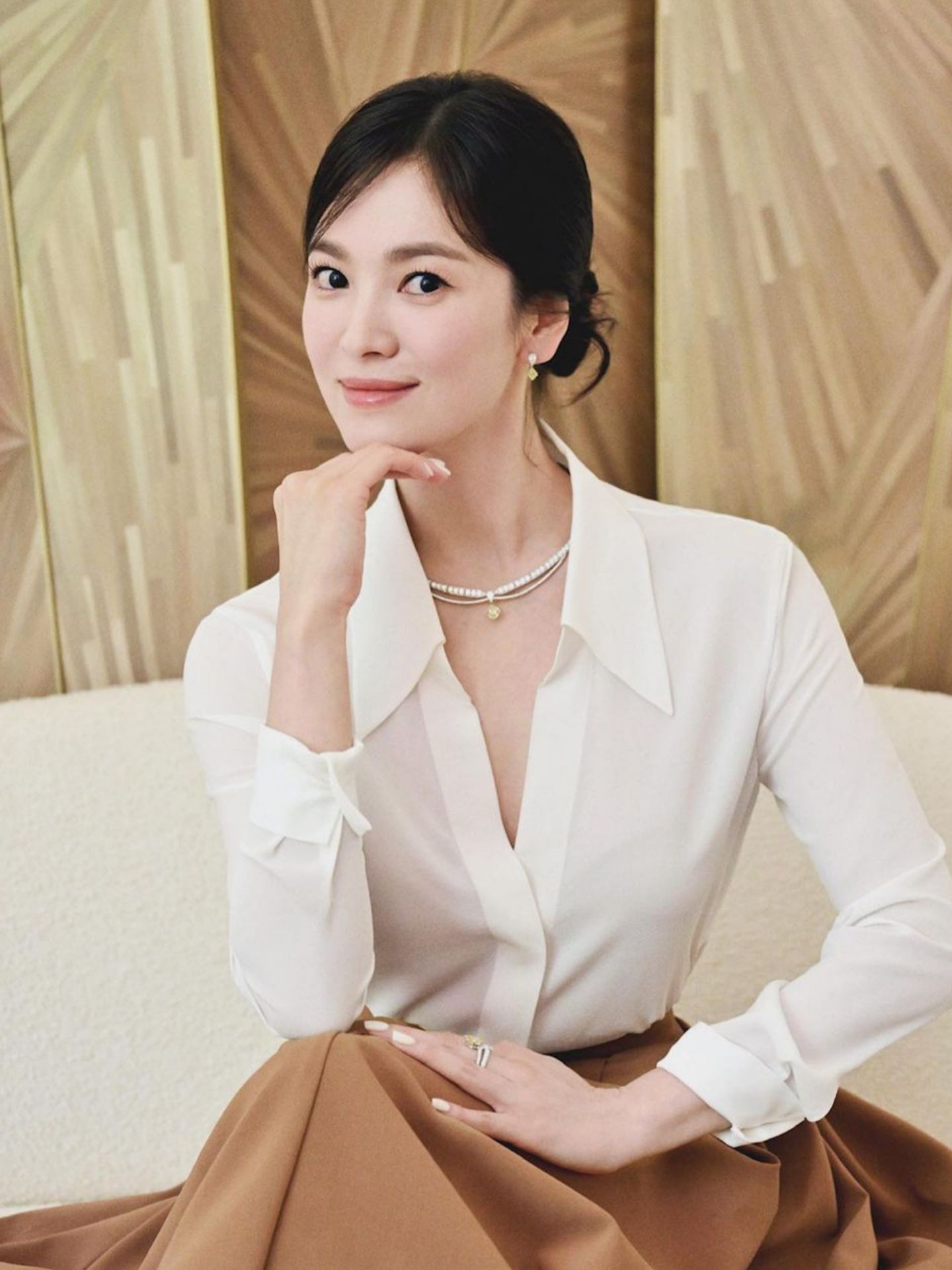 Aktris Song Hye-kyo merupakan aktris korea yang memiliki segudang prestasi baik dalam dunia seni peran atau Modeling/ Instagram/kyo