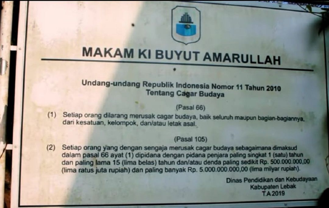 Papan nama makam Raden Kuncung Amarullah di Kampung Cokel Pasir Nangka, Curugbitung, Lebak, Banten/tangkapan layar YouTube/channel Niat Kawula