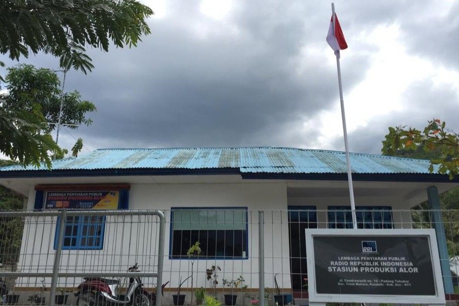 Kantor RRI Alor di Kawasan Padang Takukur , Kota Kalabahi