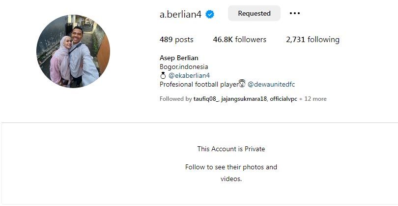 Akun Instagram pemain Dewa United Asep Berlian masih dikunci, Minggu 16 Juli 2023 malam. Sebelumnya ia telah meminta maaf kepada pemain Persib Bandung Rachmat Irianto dan Bobotoh Persib atas tekel keras yang dilakukannya saat pertandingan Jumat 14 Juli 2023.*/Instagram/@a.berlian4