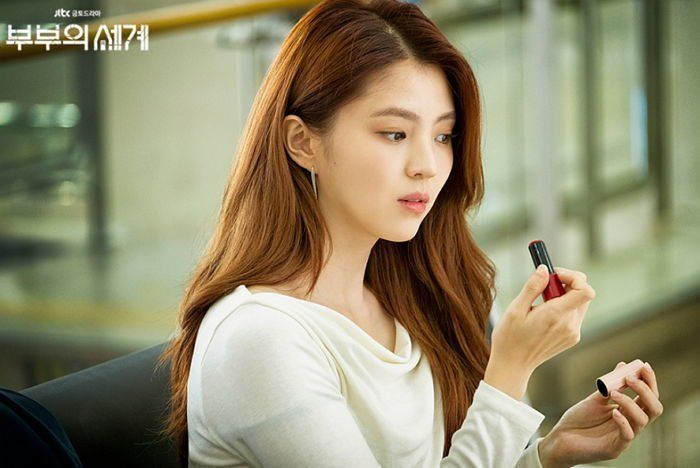 Han So Hee perankan Yeo Da Kyung di drama The World of the Married.