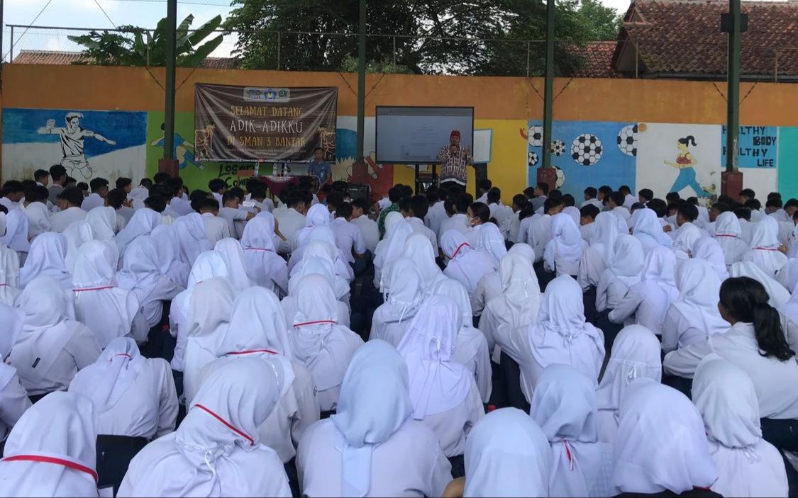 Ratusan anak didik SMAN 3 Banjar yang mengikuti Masa Pengenalan Lingkungan Sekolah (MPLS). 