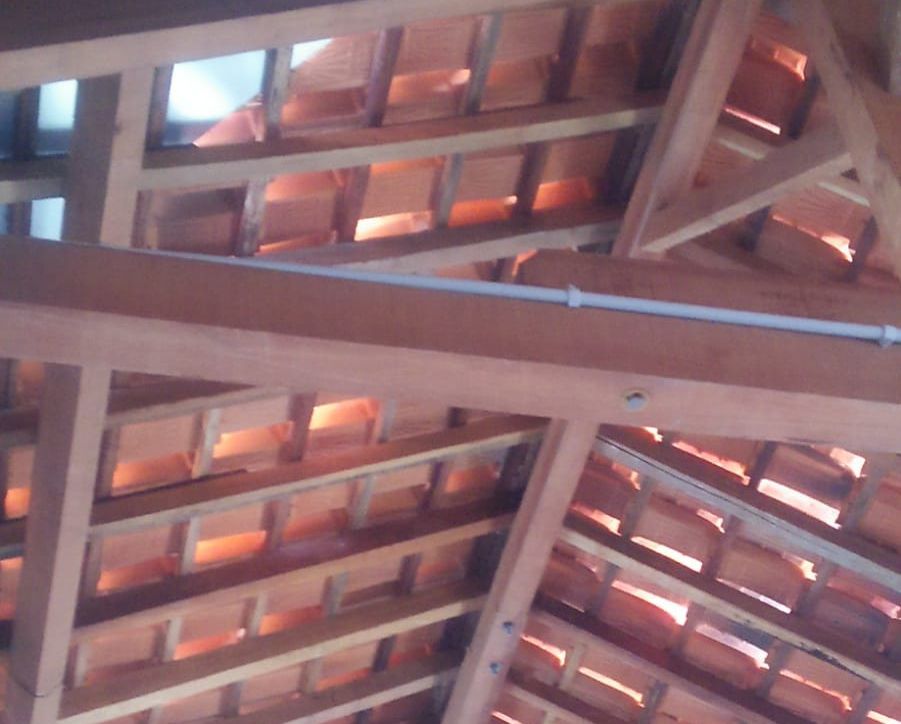 Material kayu atap gedung PAUD Desa Jatibarang Kidul. 