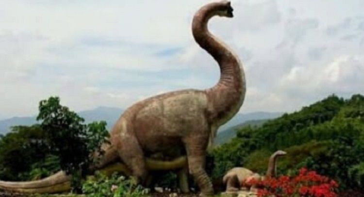 Taman Dinosaurus Majalengka.*/Tangkapan Layar Instagram/@info_lemahsugih
