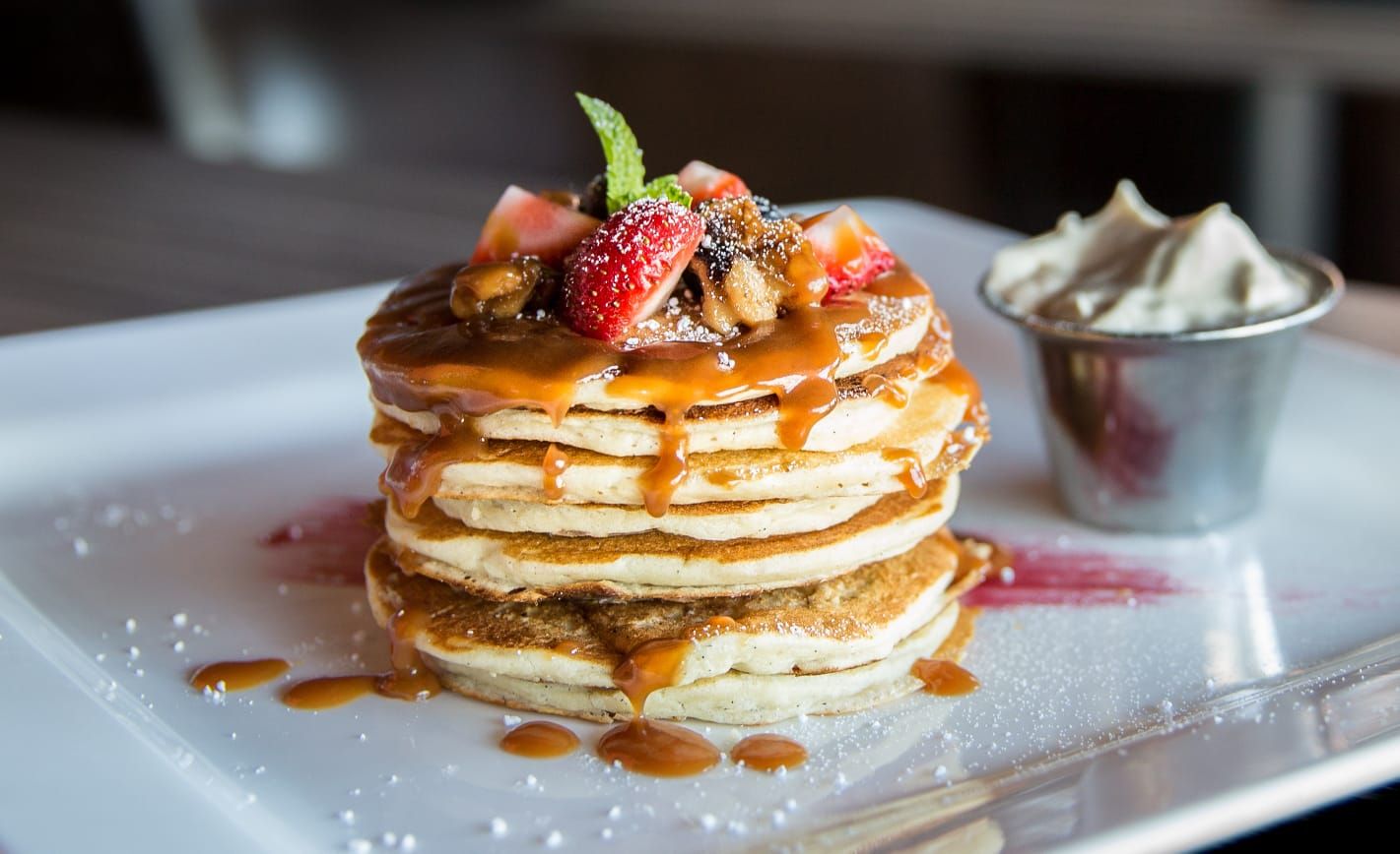 Pancake, salah satu menu best seller di The Parlor / Menemukan Suasana Urban Kekinian dan Ngopi yang Instagramable di The Parlor: Destinasi Terbaru di Dago, Bandung. 
