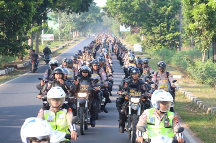 Personel Polres Lampung Timur parade 249 unit kendaraan roda dua.