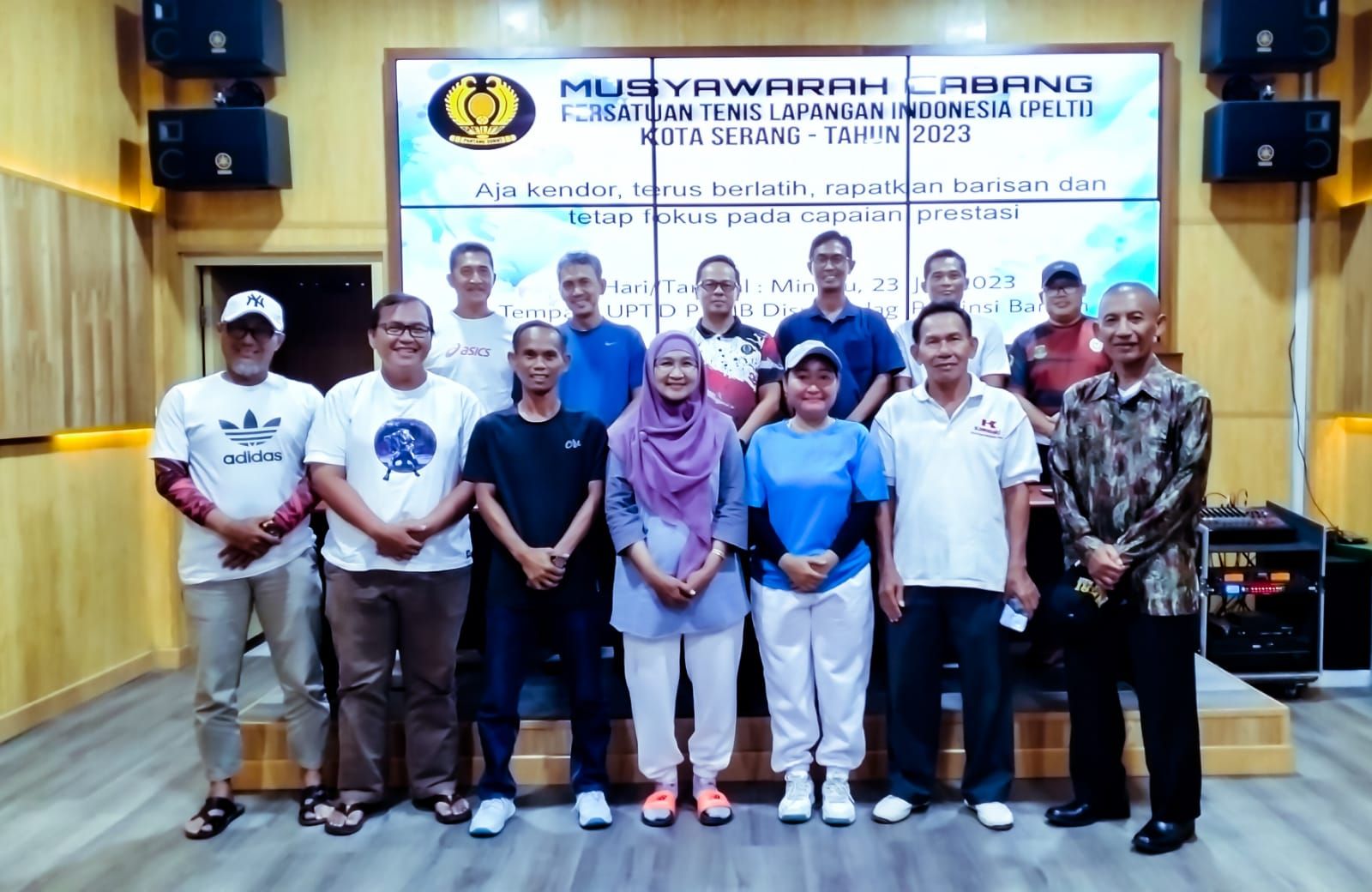 Para peserta Musyawarah Cabang (Musab) Pelti Kota Serang foto bersama usai Muscab, Minggu 23 Juli 2023..