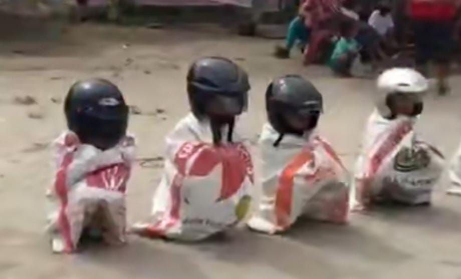 Lomba balap karung Motor GP.*/tangkapan layar Tiktok/@fenros
