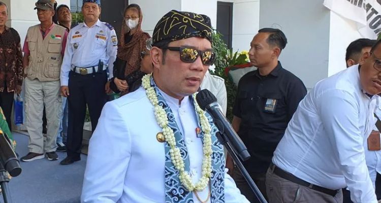 Gubernur Jawa Barat Ridwan Kamil akan digugat oleh pimpinan pesantren Al Zaytun Panji Gumilang.