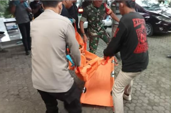 Dua pria terlibat perkelahian dalam rumah kontrakan di wilayah Citeureup, Kabupaten Bogor. Satu di antaranya meninggal dunia dalam kejadian ini.