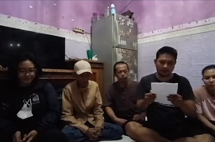 Keluarga korban dugaan TPPO menigirmkan video ke Instagram Hotman Paris untuk meminta bantuan.