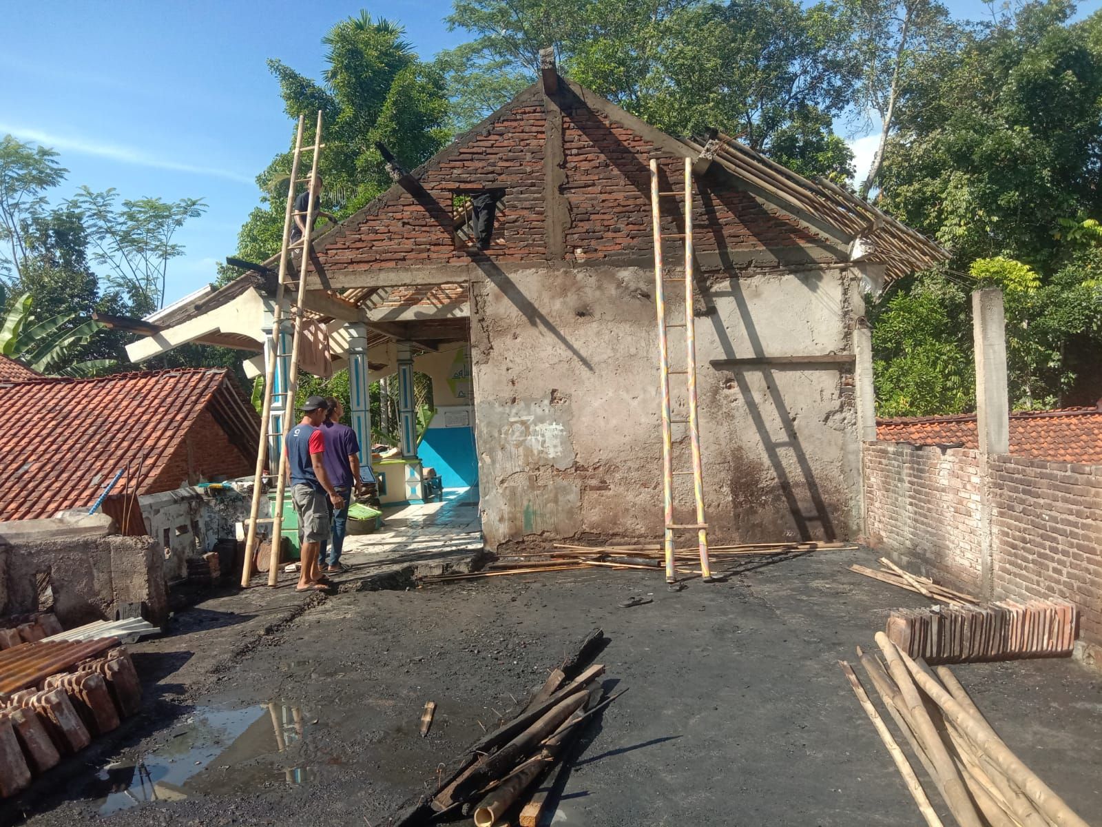Lokasi Kebakaran di Ponpes Qomarul Huda Desa Purwareja Banjarnegara, yang merupakan asrama putra berada di lantai 2