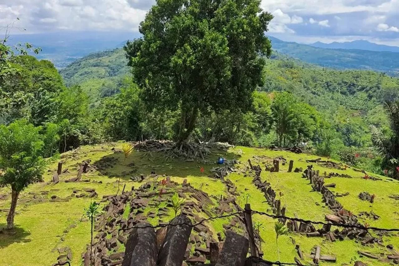 Gunung Padang, Situs Pemakaman Kuno