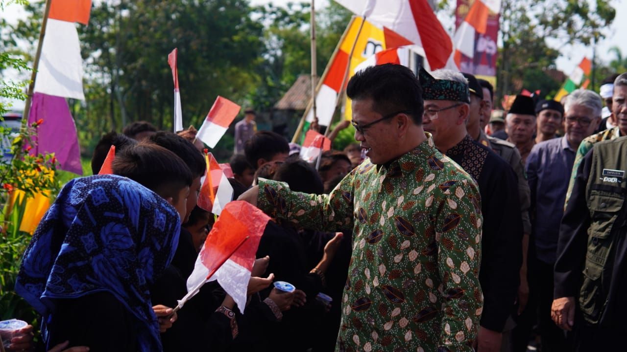 Bupati Bandung Dadang Supriatna di acara Hajat Lembur Babakan Jawa Rancaekek, Kamis 27 Juli 2023./ Diskominfo