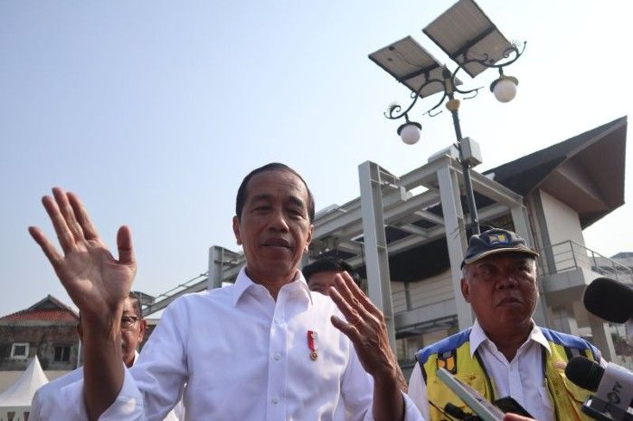 Presiden Jokowi saat meresmikan Sodetan Ciliwung di Jakarta pada Senin (31/7/2023)