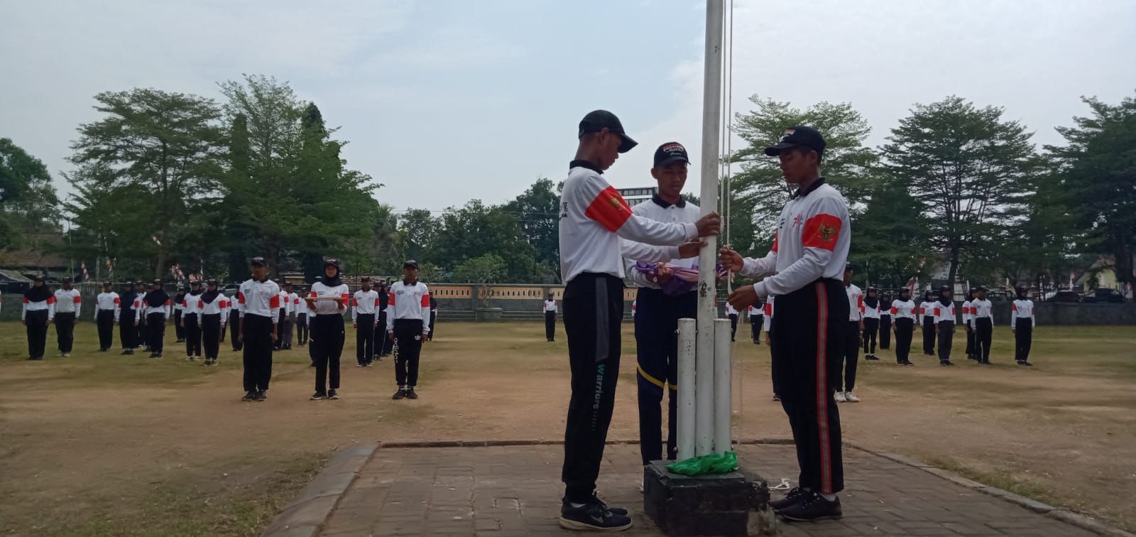 Calon Pasukan Pengibar Bendera pada Upacara HUT ke-78 Republik Indonesia, tingkat Kecamatan Purwareja Klampok saat melakukan latihan pada Rabu 2 Agustus 2023