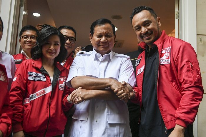 Empat lembaga survei atas bakal capres bahwa Prabowo Subianto lebih banyak unggul dibanding Ganjar Pranowo, dan Anies Baswedan pada Pilpres 2024.
