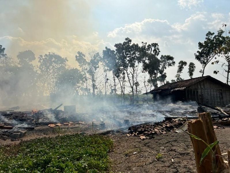Dua rumah terbakar akibat korsleting listrik di Kecamatan Gabus, Grobogan, Jumat 4 Agustus 2023.