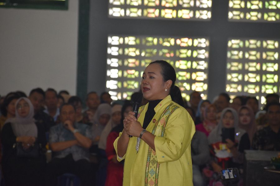 Ketua Yayasan Matauli Fitri Tandjung Ketika Berikan Kata Sambutan di Reuni IKAMA
