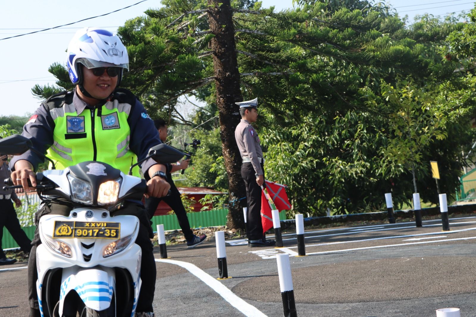  Satlantas Polres Kepahiang Polda Bengkulu telah memulai pemberlakuan ujian praktik dengan materi baru bagi pemohon surat izin mengemudi (SIM)./foto: Tribrata/