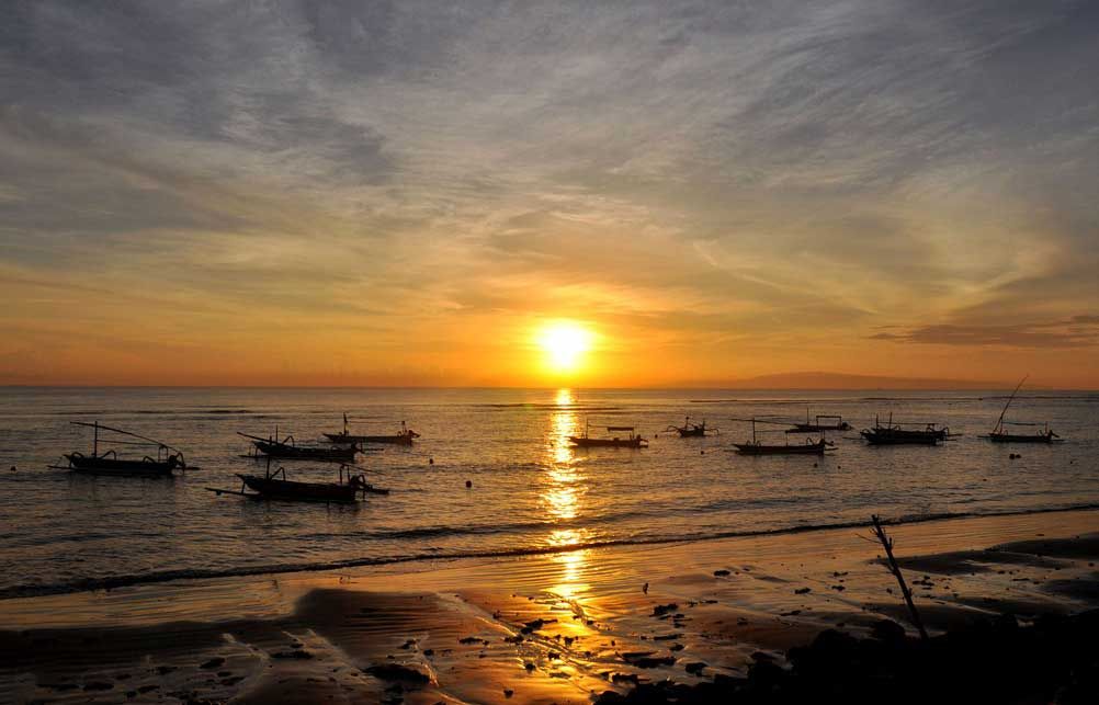 Jadi Icon Pariwisata Bali Berikut 8 Pantai Berpasir Putih Termasuk