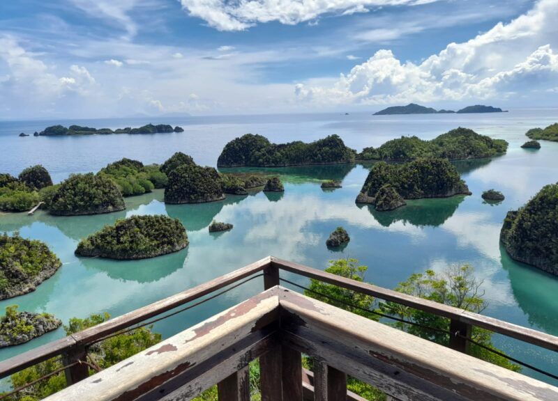 Foto Geopark Raja Ampat, daftar 10 Geopark di Indonesia yang diakui oleh UNESCO terbaru. 