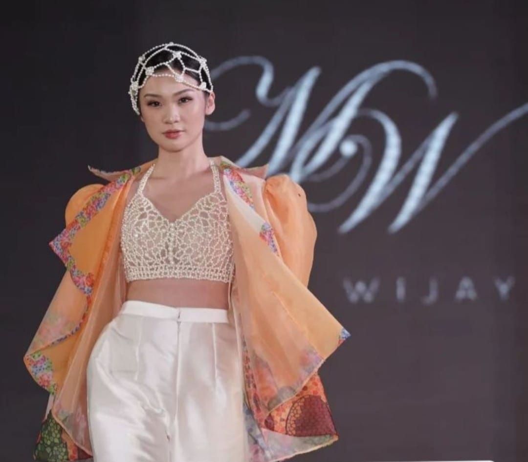 Karya Melia Wijaya dalam East Java Fashion Tendance 2023-2024 