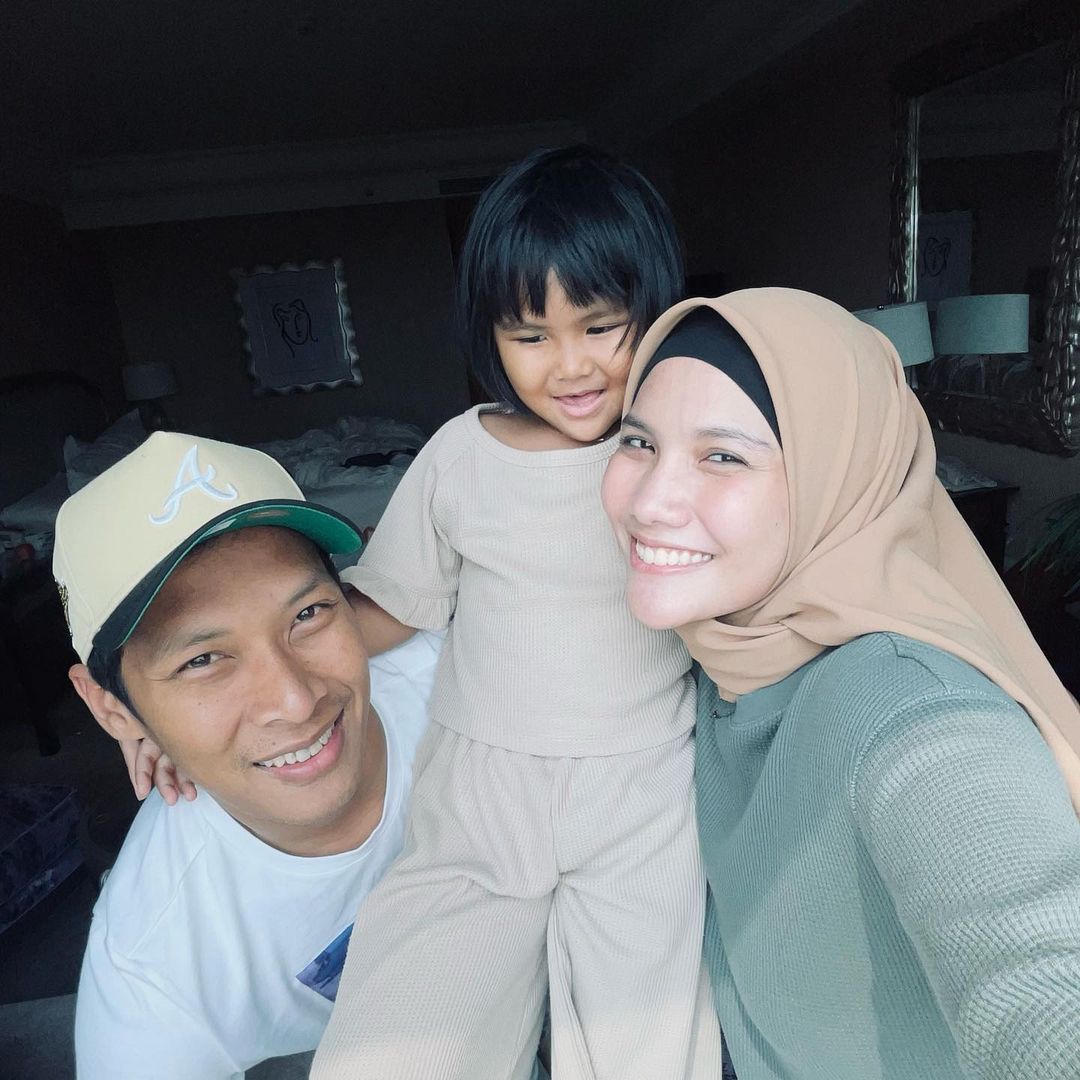 Pasangan Suami Istri Atlet Voli Indonesia Nandita Ayu Salsabila dan Aji Maulana/ Instagram @nanditaayu17 @aji17