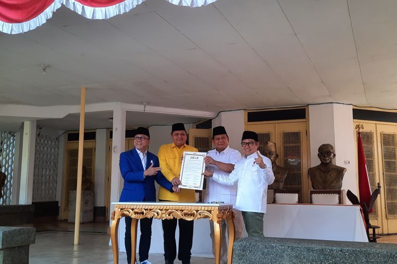 Ketua Umum Partai Golkar, PAN, PKB, dan Gerindra berkoalisi dukung Prabowo Subianto sebagai capres pada Pemilu 2024 di Museum Naskah Proklamasi, Jakarta, Minggu (13/8/2023)