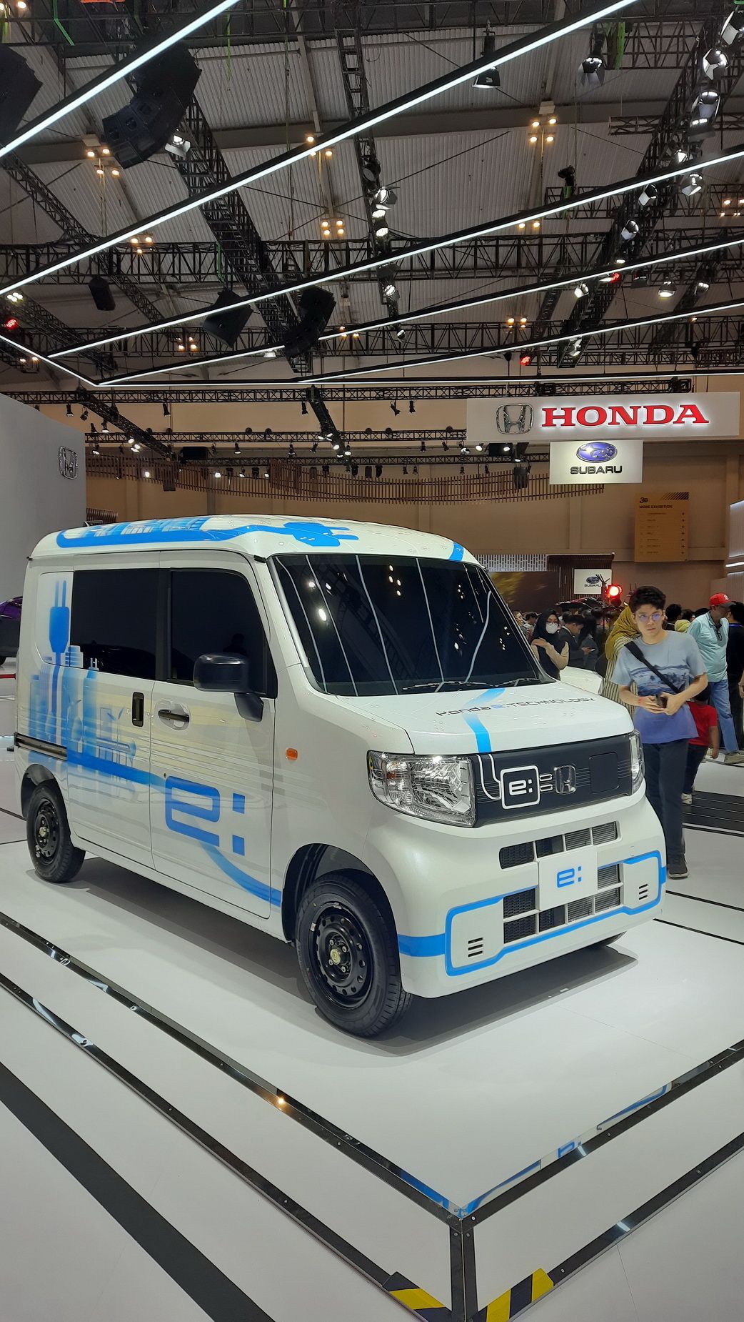 Honda N-Van EV Prototype.*/