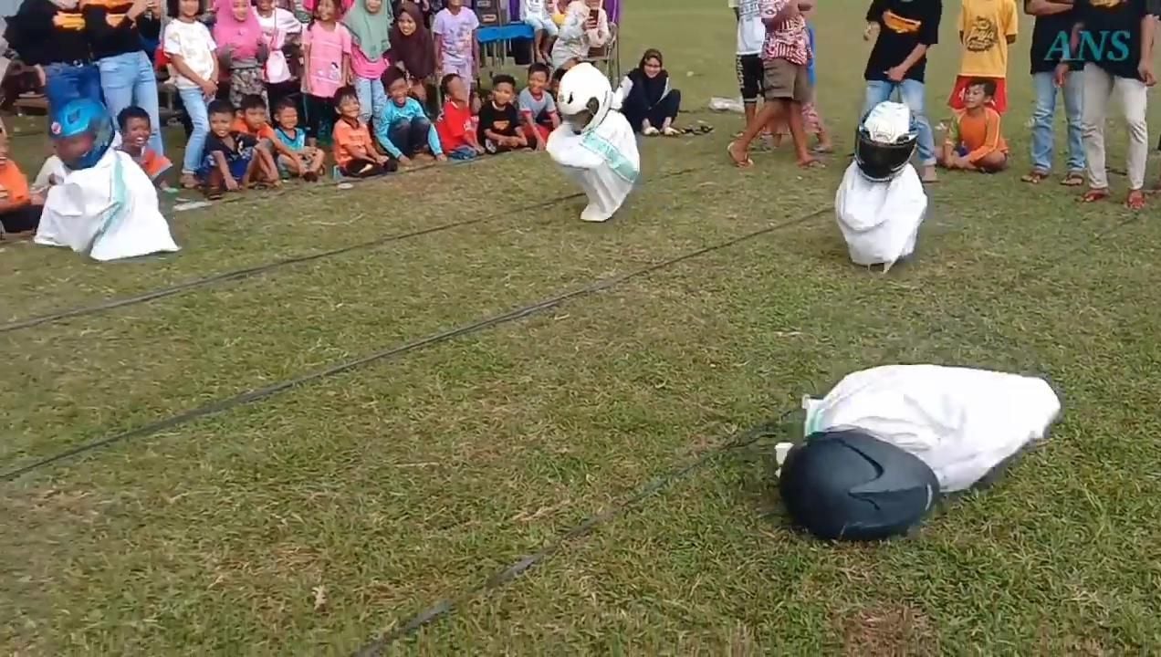 Contoh Cerita Tentang 17 Agustus Di Sekolah Dan Di Kampung Tentang